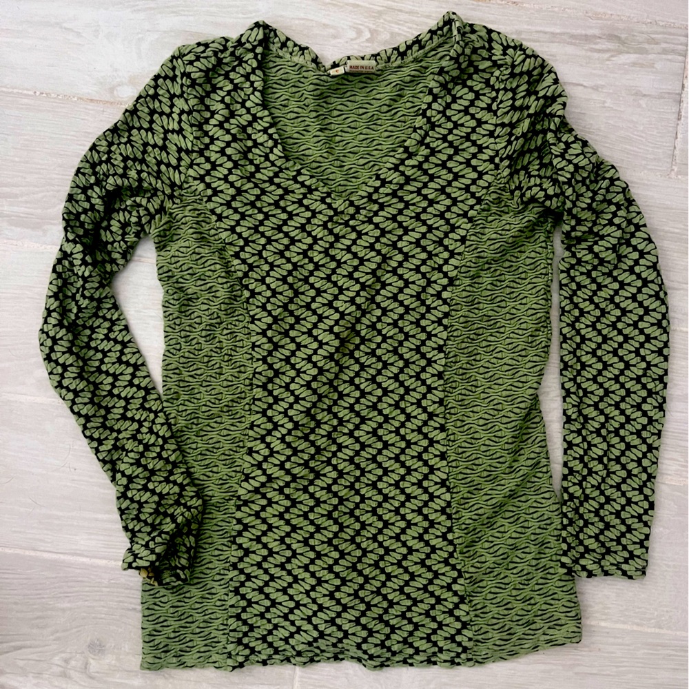 comfy unique active wear top… great for yoga 🧘🏻‍♀️